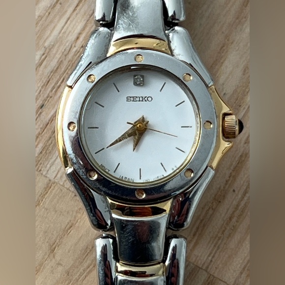 Seiko Vintage Luxury Ladies Diamond Watch Two-Tone Bracelet White Dial main image 12